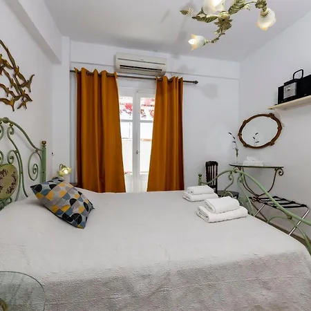 Moschoula Platis Gialos (Sifnos)