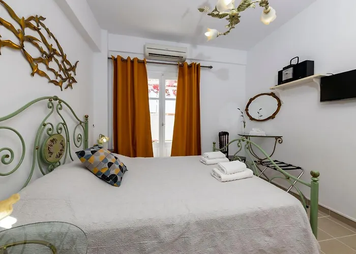 Moschoula Platis Gialos (Sifnos)