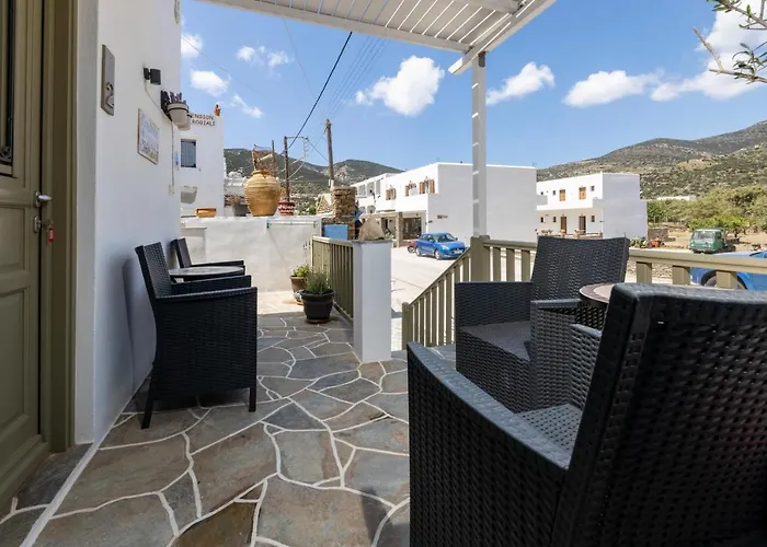 Moschoula Platis Gialos (Sifnos)